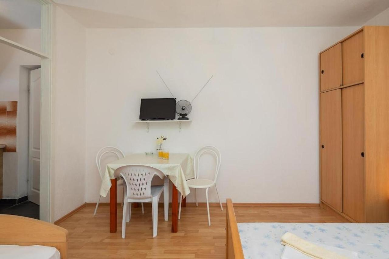 Apartments Roza Omiš Exteriör bild