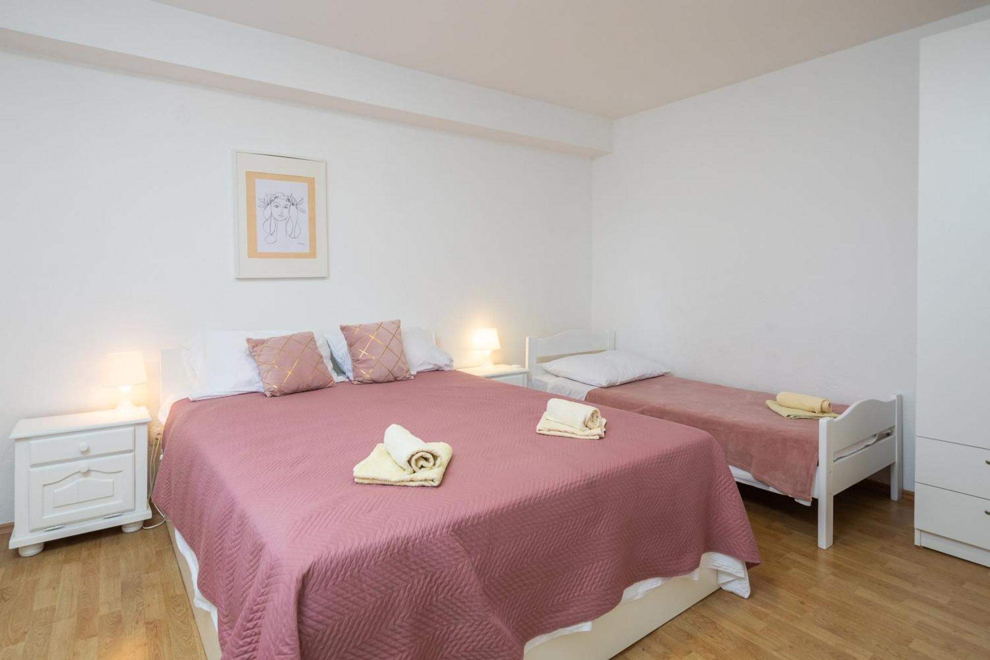 Apartments Roza Omiš Exteriör bild
