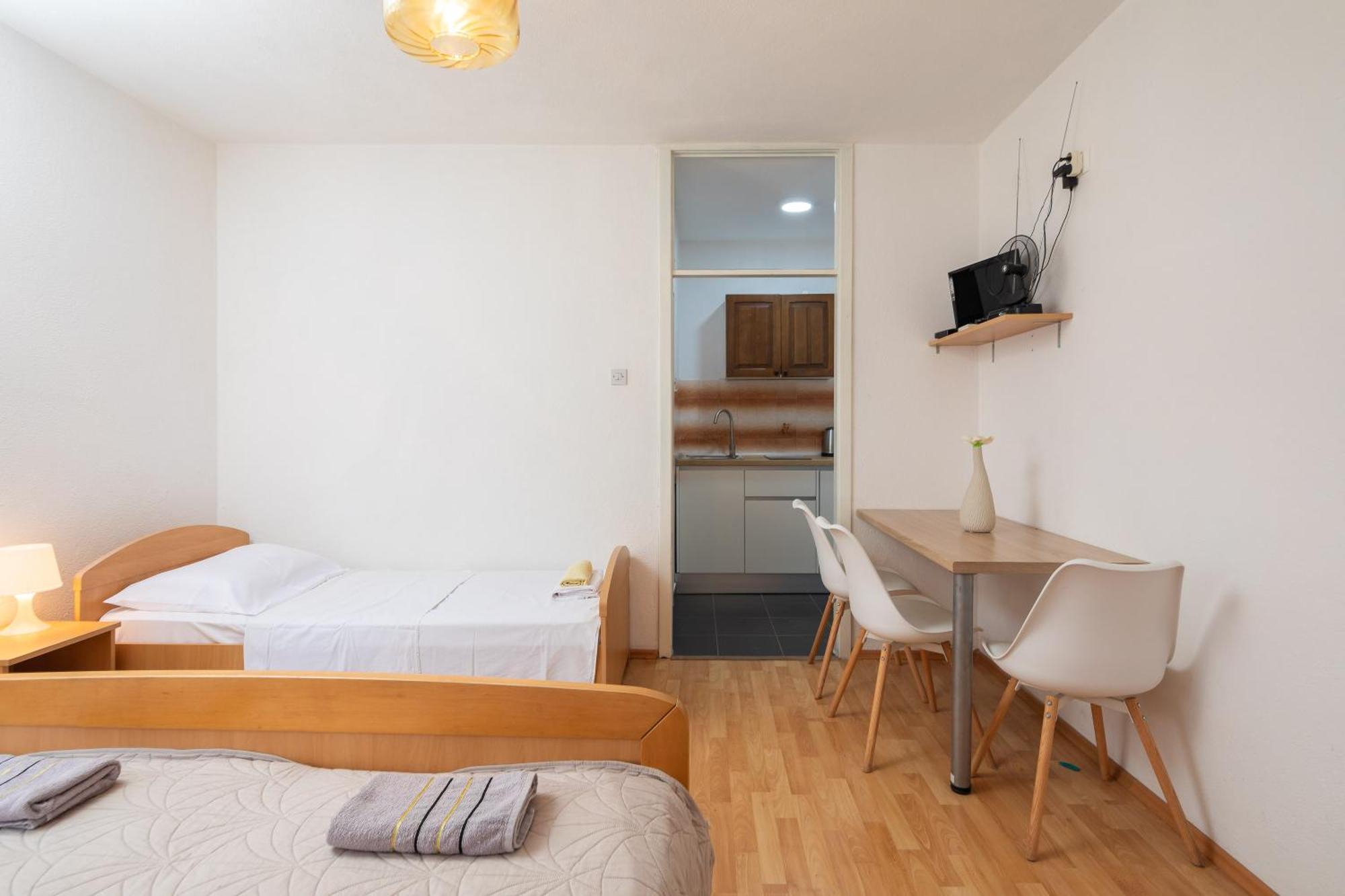 Apartments Roza Omiš Exteriör bild